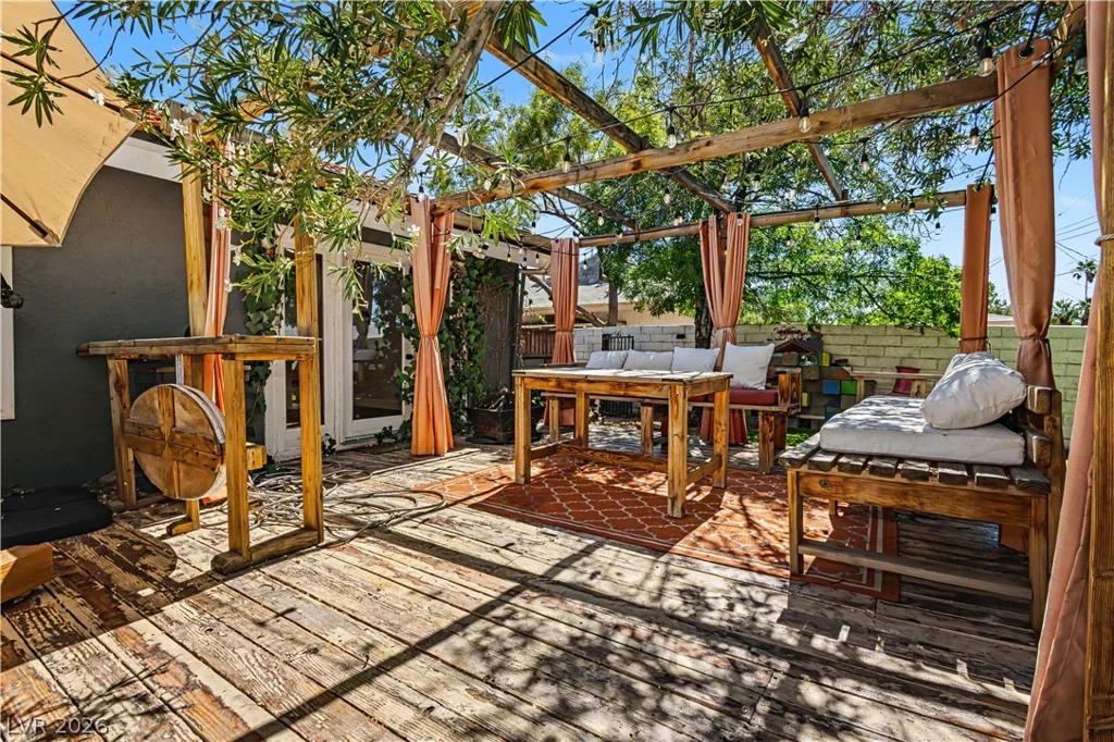 1888 Viking, Las Vegas, NV 89169