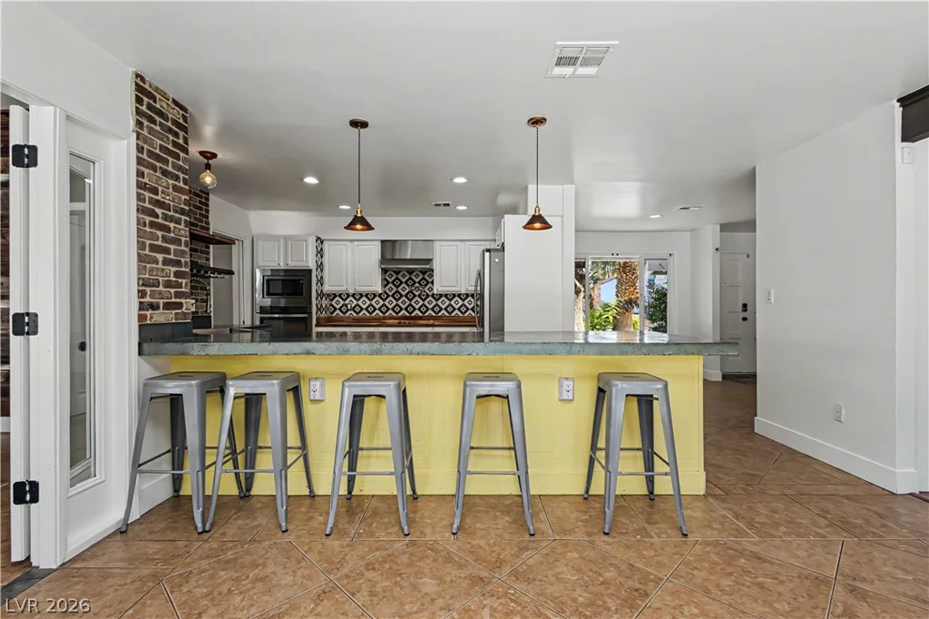 1888 Viking, Las Vegas, NV 89169
