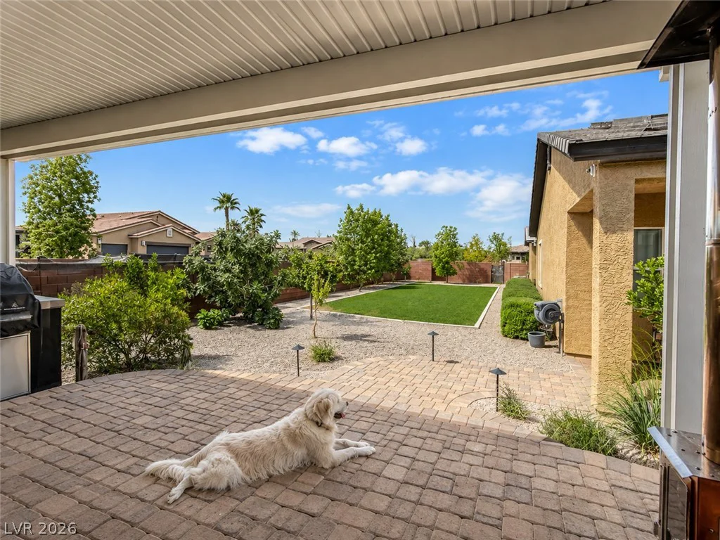327 Castle Wynd, Las Vegas, NV 89183