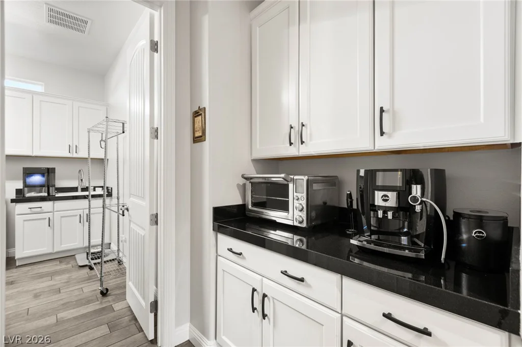 327 Castle Wynd, Las Vegas, NV 89183