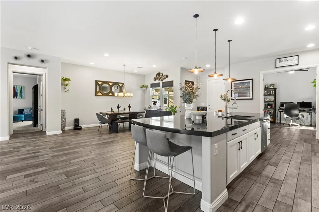 327 Castle Wynd, Las Vegas, NV 89183
