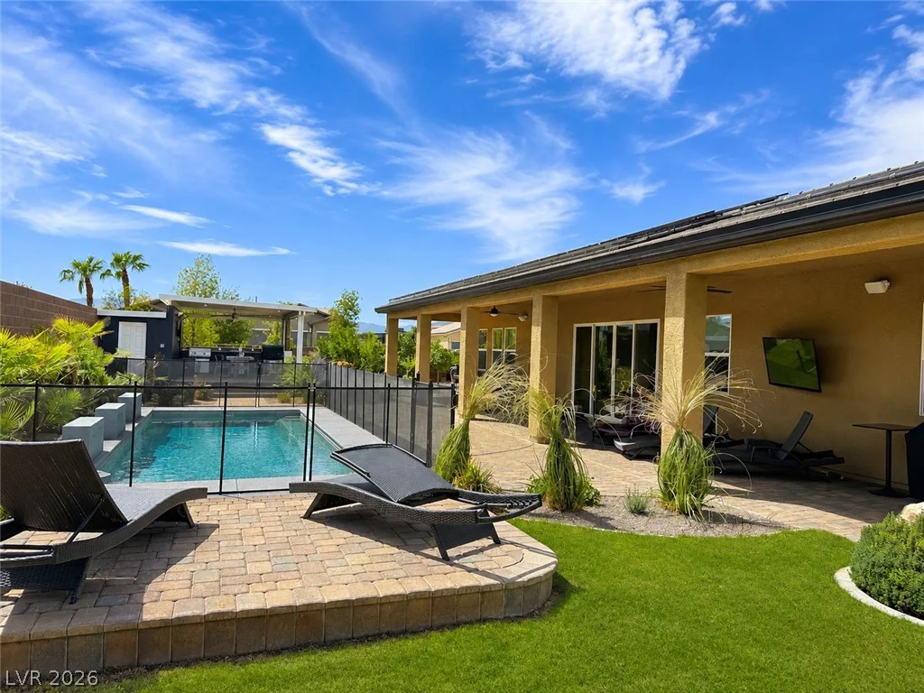 327 Castle Wynd, Las Vegas, NV 89183