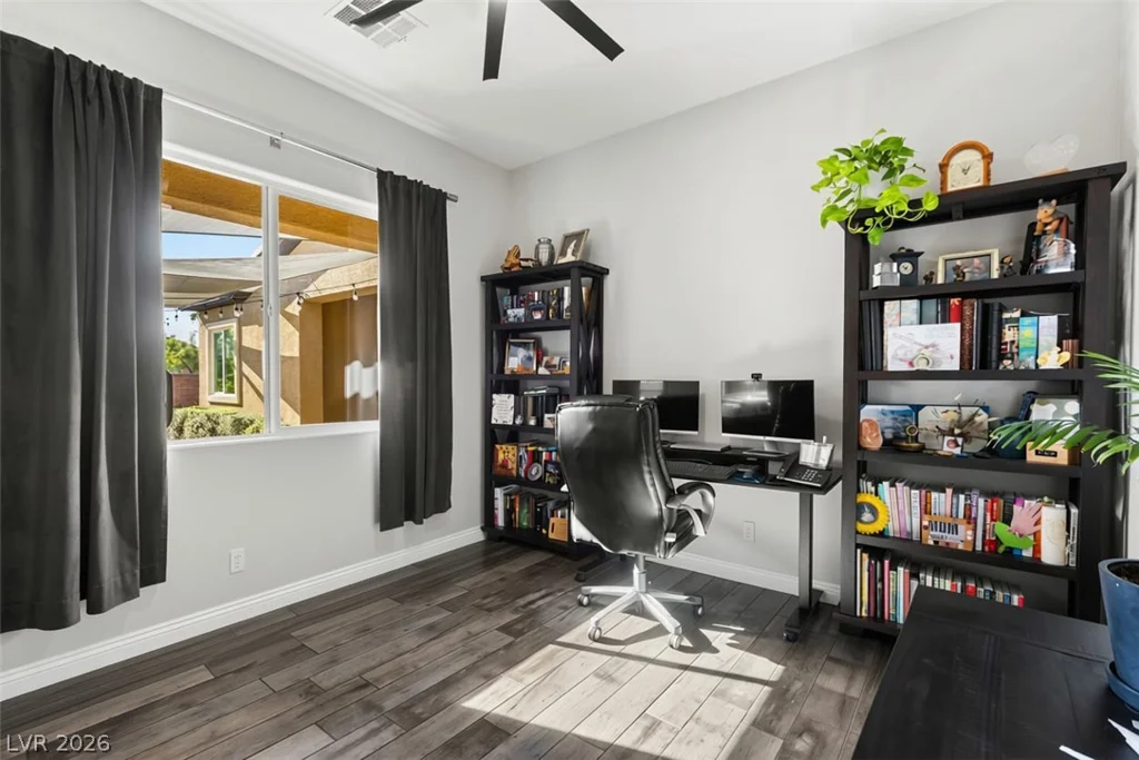 327 Castle Wynd, Las Vegas, NV 89183