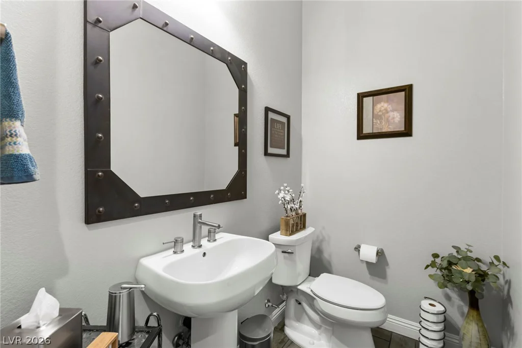 327 Castle Wynd, Las Vegas, NV 89183