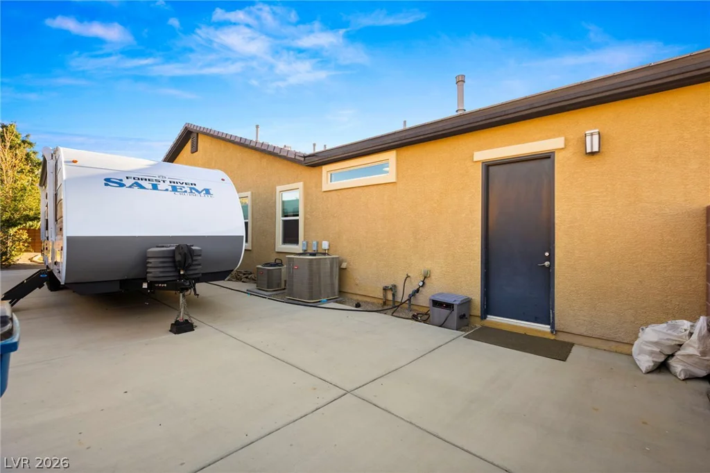 327 Castle Wynd, Las Vegas, NV 89183