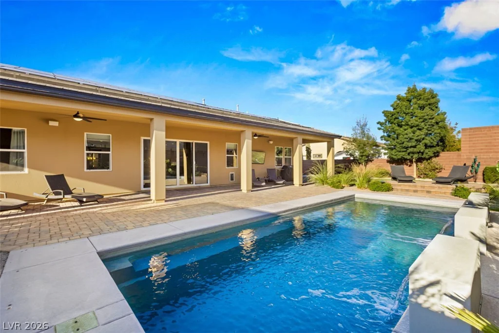 327 Castle Wynd, Las Vegas, NV 89183