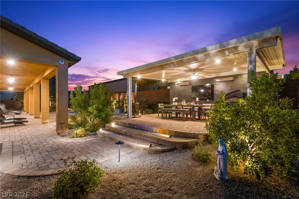 327 Castle Wynd, Las Vegas, NV 89183