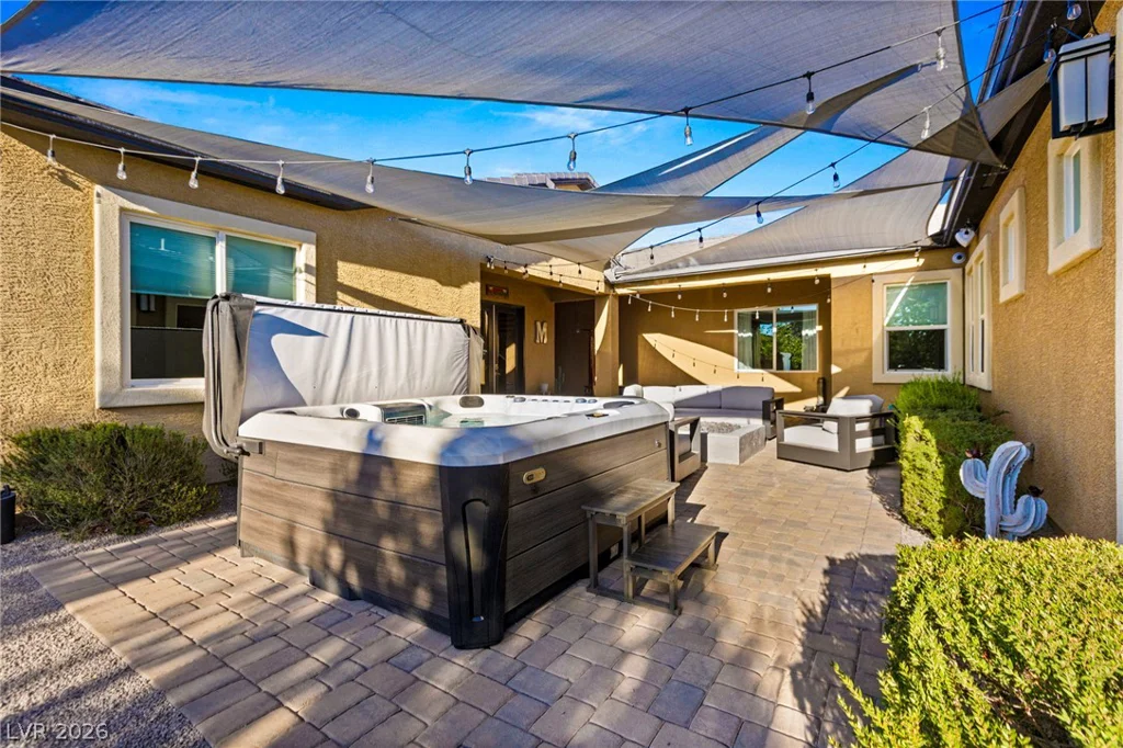 327 Castle Wynd, Las Vegas, NV 89183