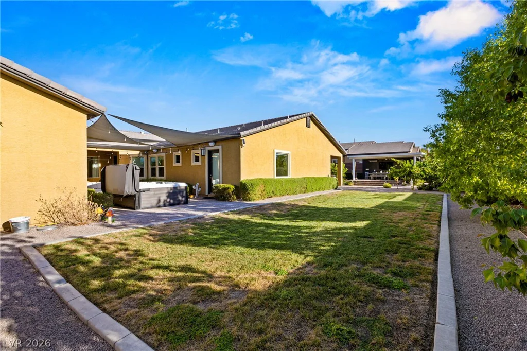 327 Castle Wynd, Las Vegas, NV 89183