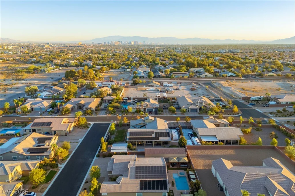 327 Castle Wynd, Las Vegas, NV 89183
