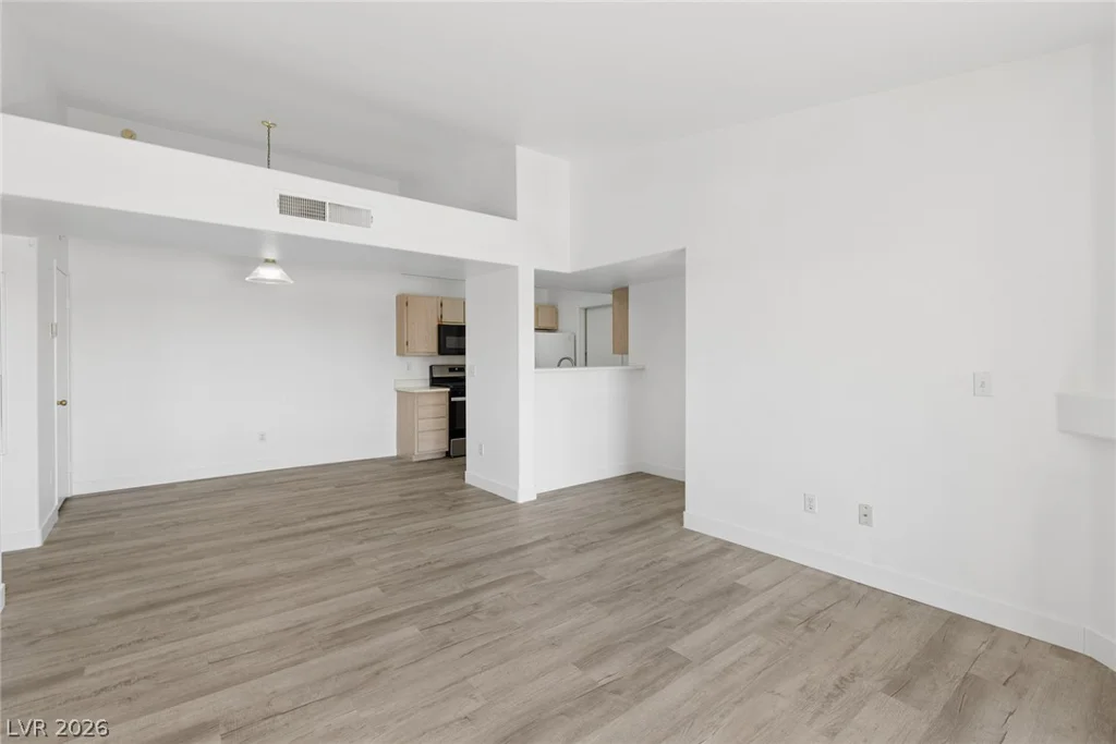 7885 Flamingo, Las Vegas, NV 89147