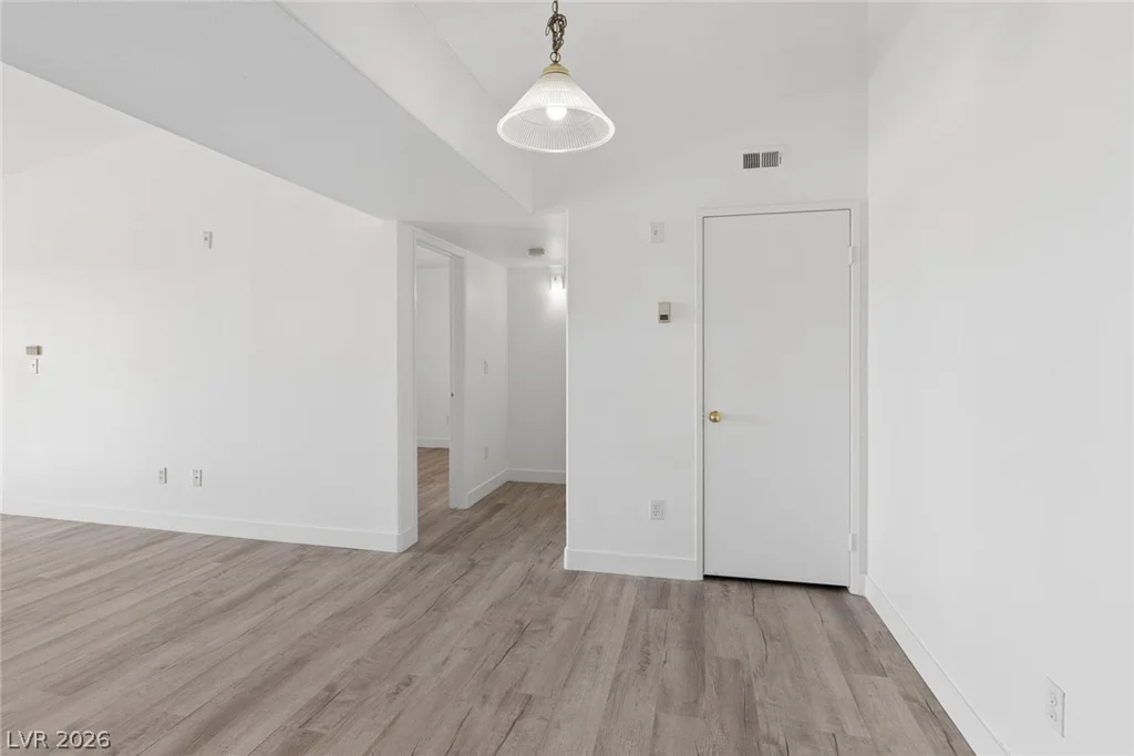 7885 Flamingo, Las Vegas, NV 89147