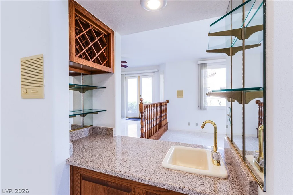 7761 Spanish Lake, Las Vegas, NV 89113