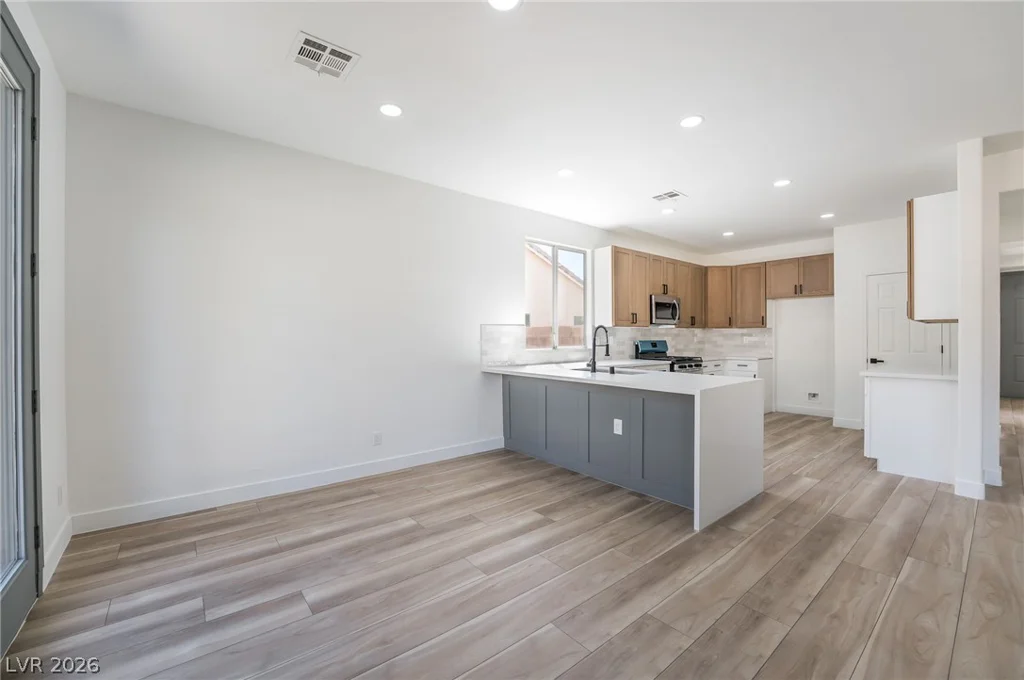 3812 Champagne Wood, North Las Vegas, NV 89031
