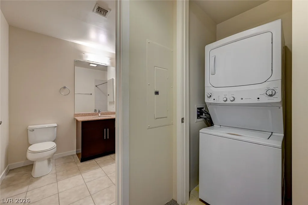 353 Bonneville, Las Vegas, NV 89101