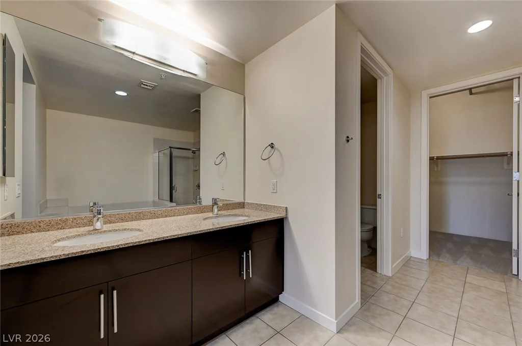353 Bonneville, Las Vegas, NV 89101