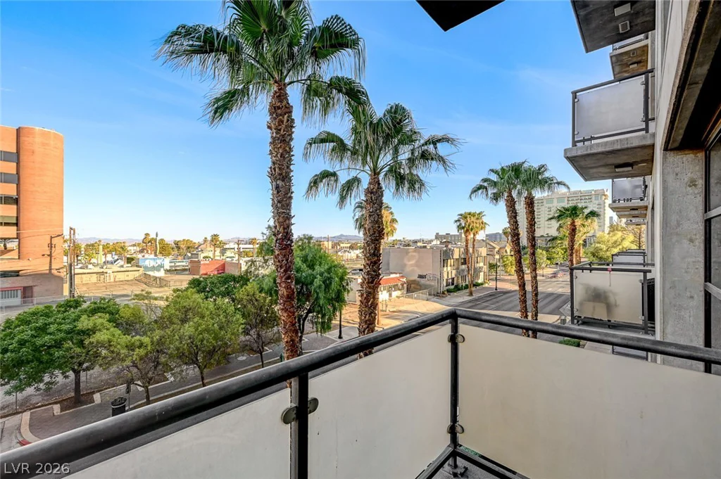 353 Bonneville, Las Vegas, NV 89101