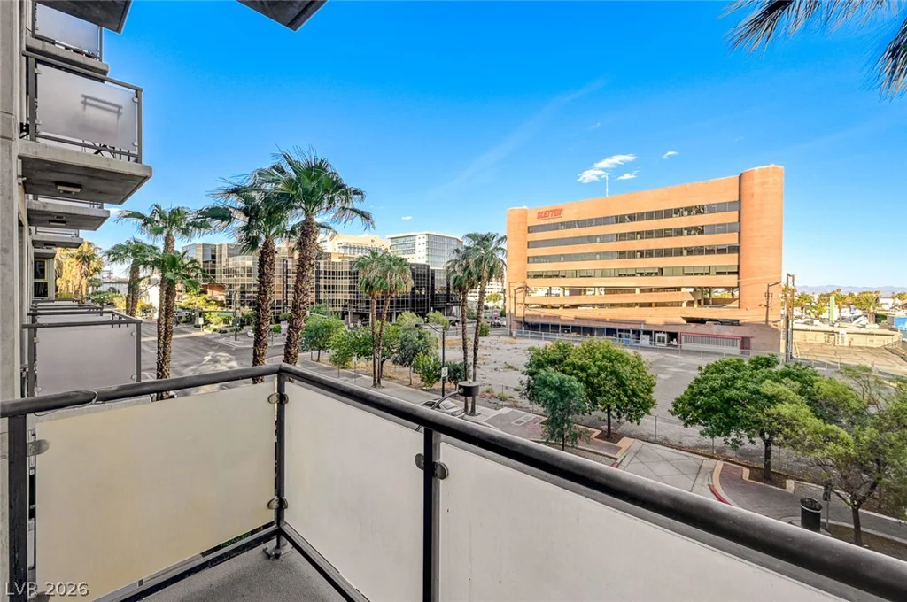 353 Bonneville, Las Vegas, NV 89101
