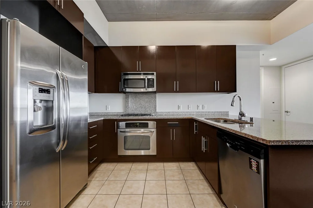 353 Bonneville, Las Vegas, NV 89101