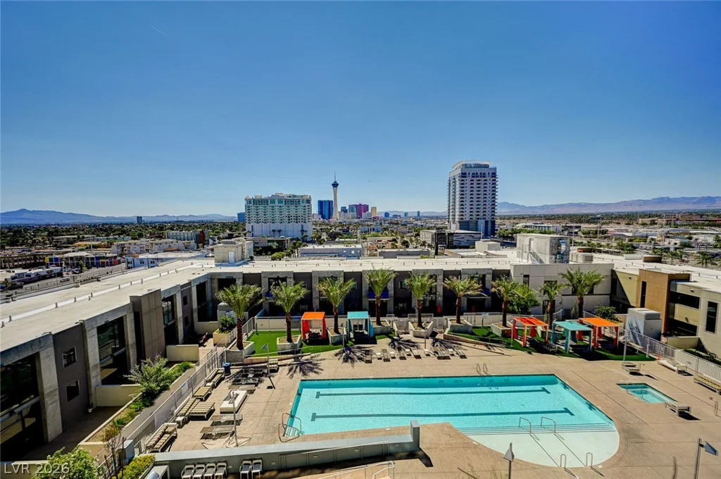 353 Bonneville, Las Vegas, NV 89101