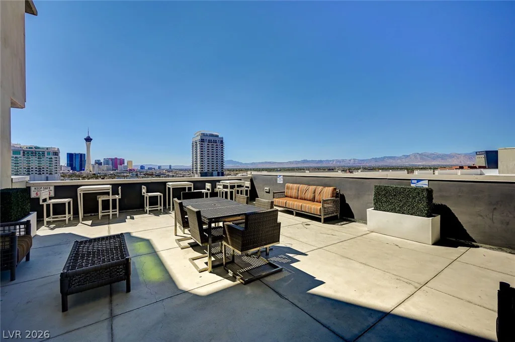 353 Bonneville, Las Vegas, NV 89101