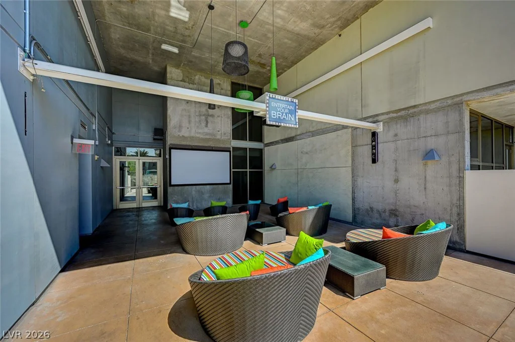353 Bonneville, Las Vegas, NV 89101