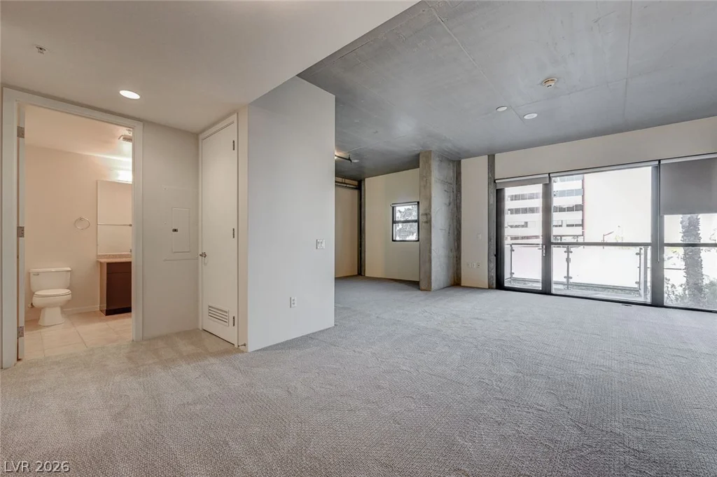 353 Bonneville, Las Vegas, NV 89101