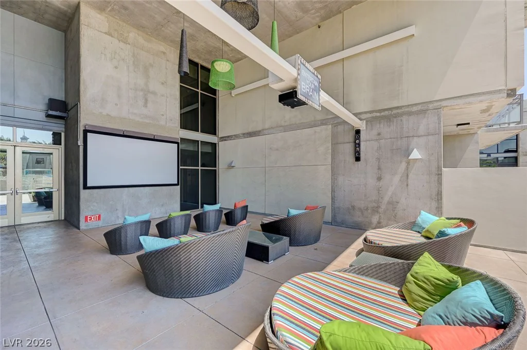 353 Bonneville, Las Vegas, NV 89101