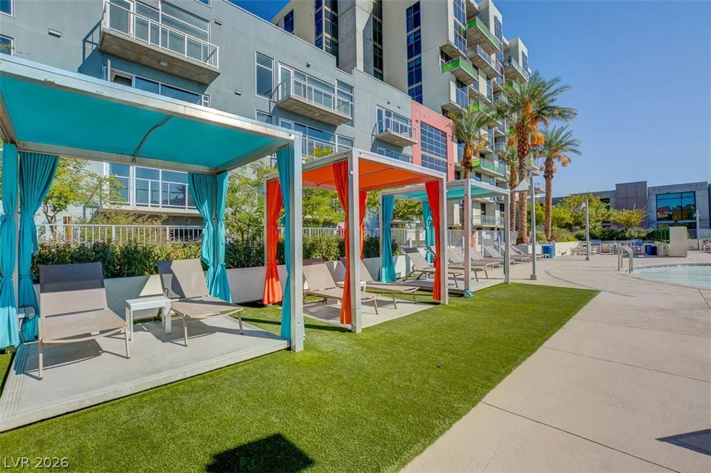 353 Bonneville, Las Vegas, NV 89101
