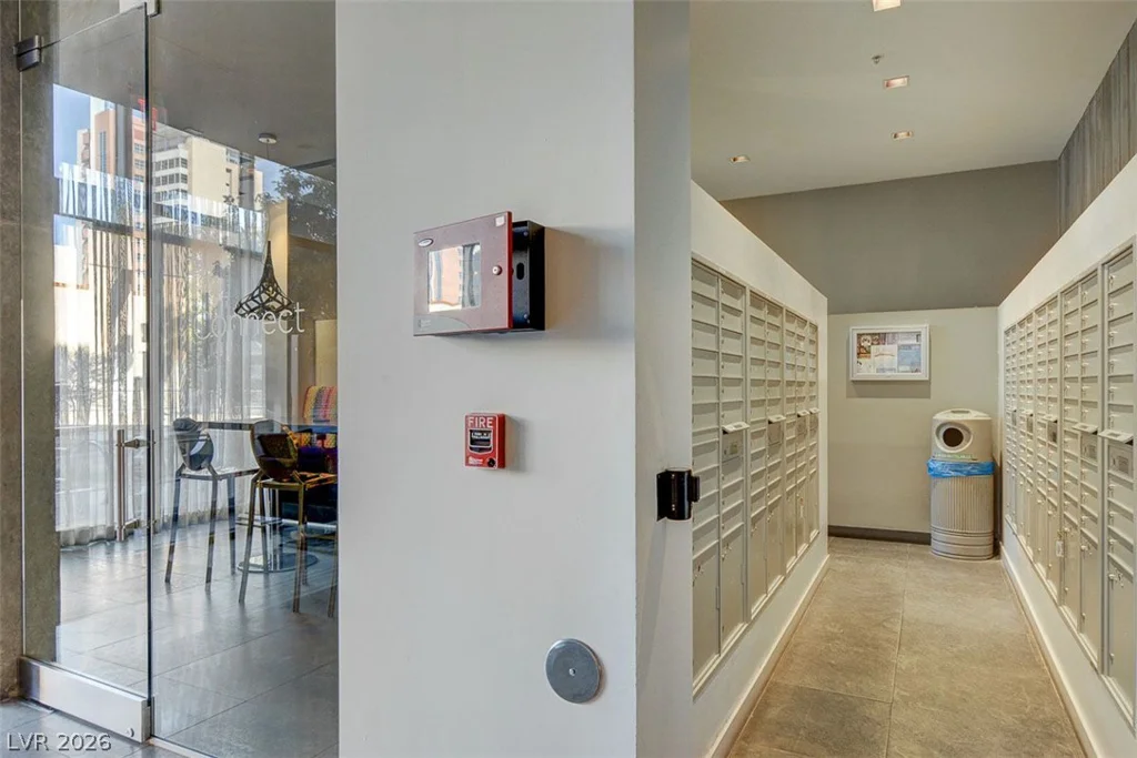 353 Bonneville, Las Vegas, NV 89101