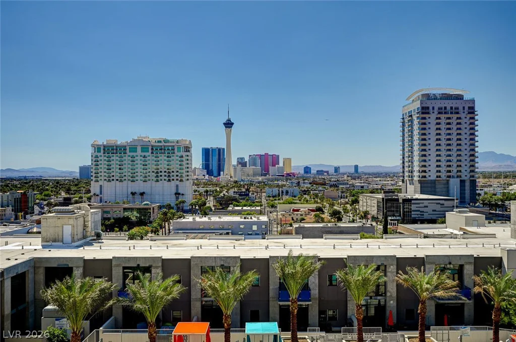 353 Bonneville, Las Vegas, NV 89101