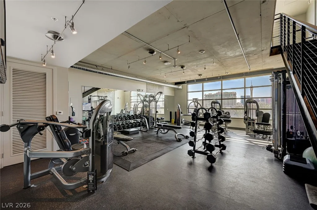 353 Bonneville, Las Vegas, NV 89101
