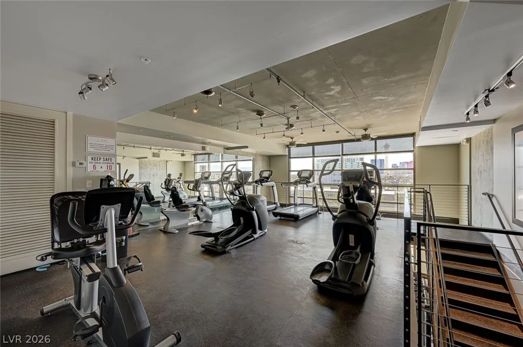 353 Bonneville, Las Vegas, NV 89101