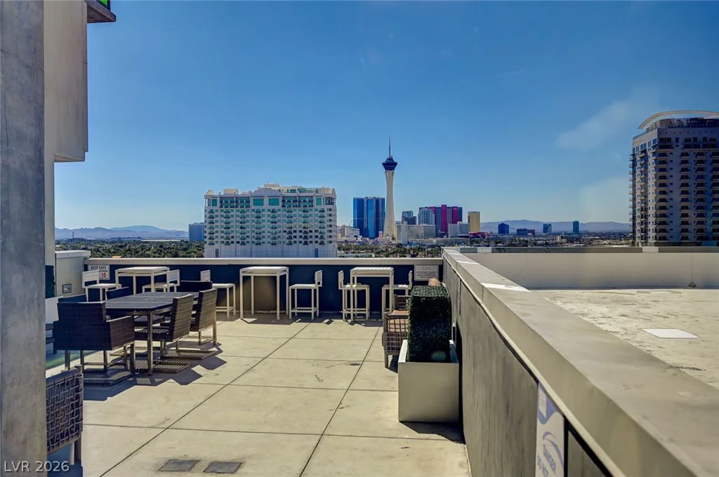 353 Bonneville, Las Vegas, NV 89101