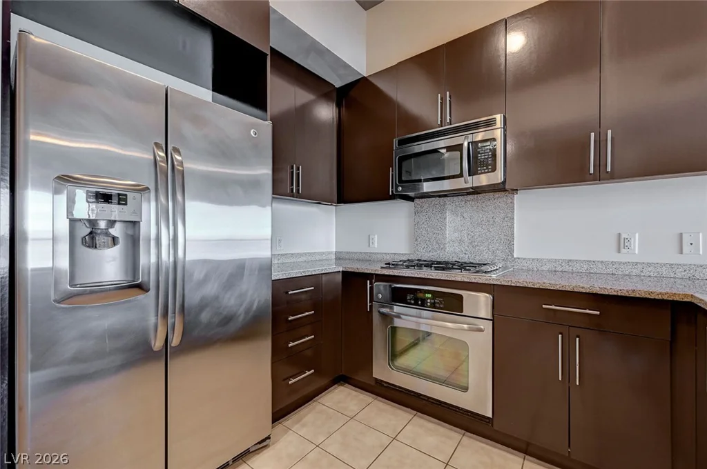 353 Bonneville, Las Vegas, NV 89101
