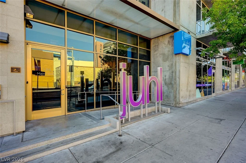 353 Bonneville, Las Vegas, NV 89101