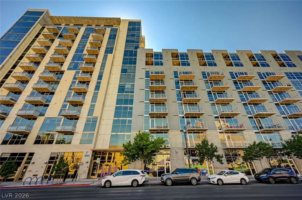 353 Bonneville, Las Vegas, NV 89101