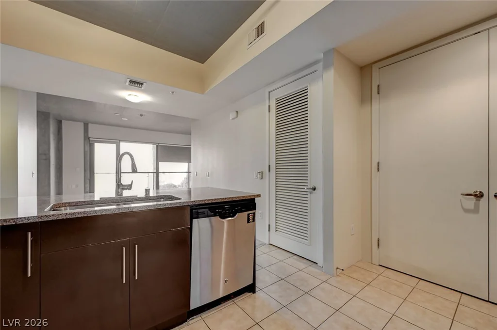 353 Bonneville, Las Vegas, NV 89101