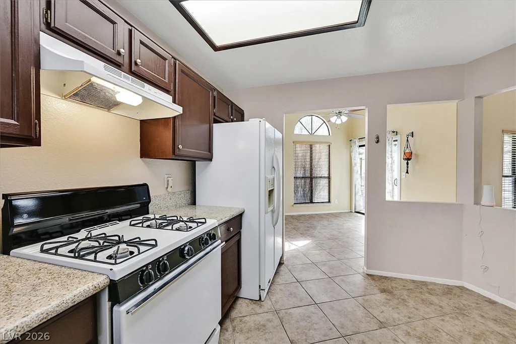 3820 Rhine, Las Vegas, NV 89108