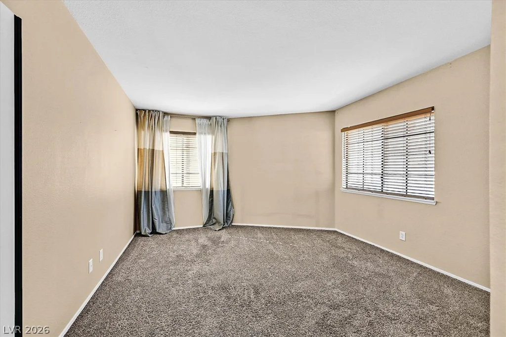 3820 Rhine, Las Vegas, NV 89108
