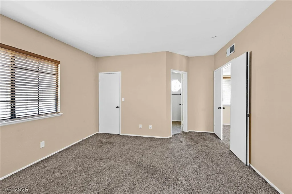 3820 Rhine, Las Vegas, NV 89108