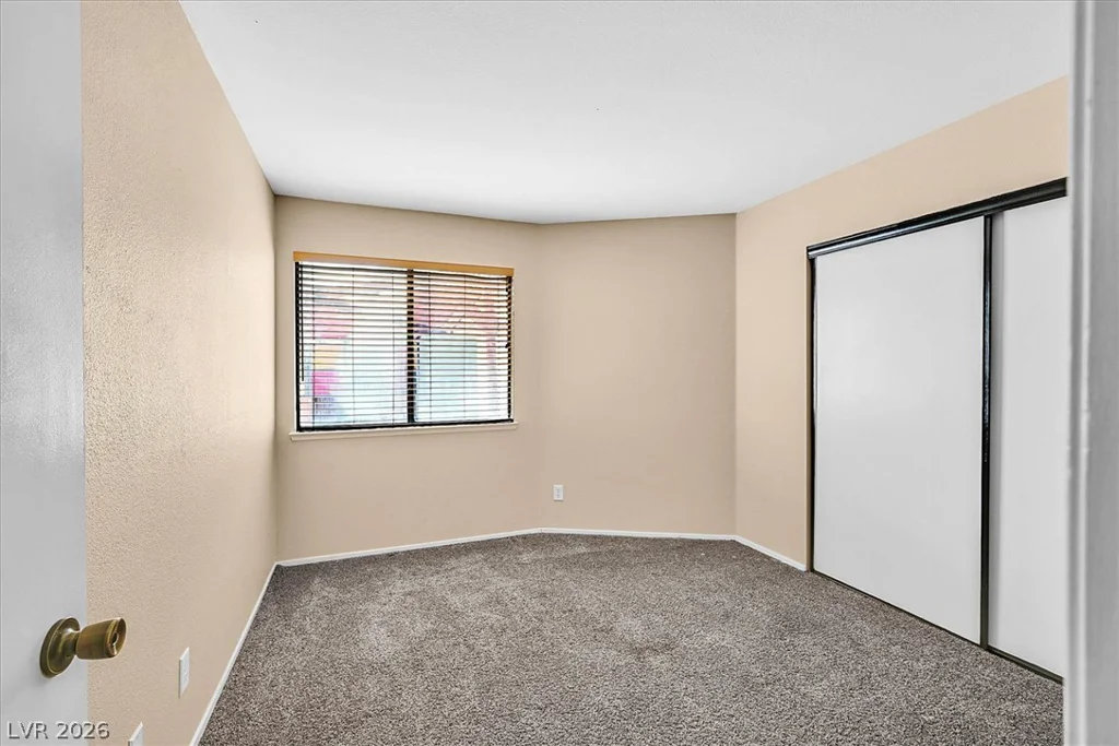 3820 Rhine, Las Vegas, NV 89108