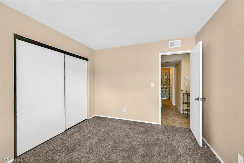 3820 Rhine, Las Vegas, NV 89108
