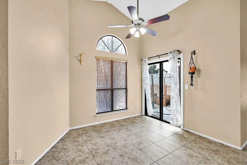 3820 Rhine, Las Vegas, NV 89108