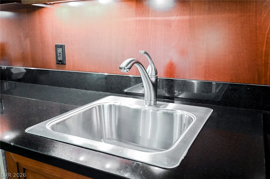 145 HARMON, Las Vegas, NV 89109