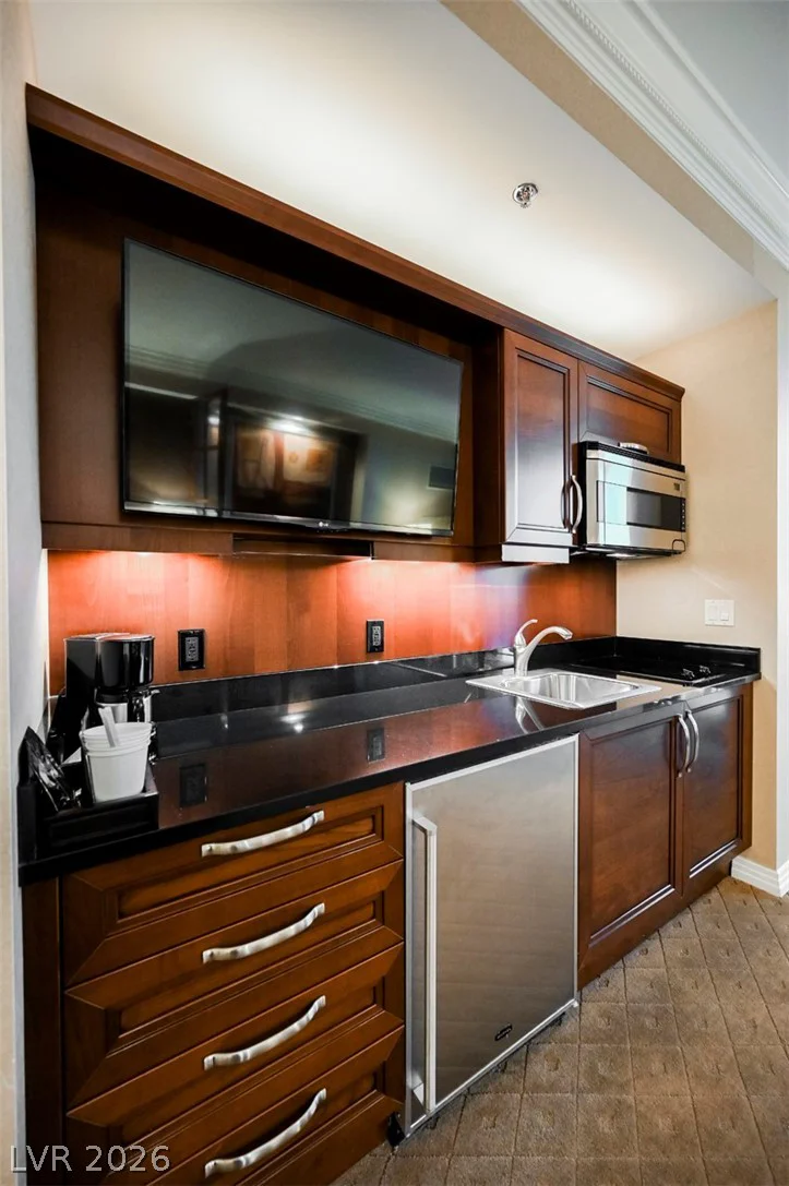 145 HARMON, Las Vegas, NV 89109
