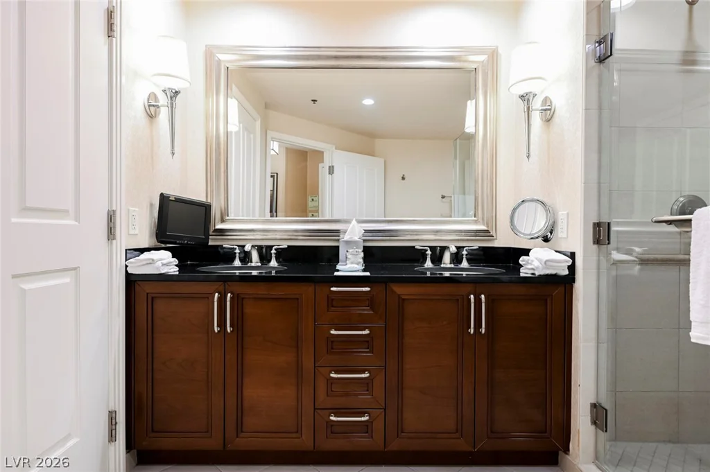 145 HARMON, Las Vegas, NV 89109