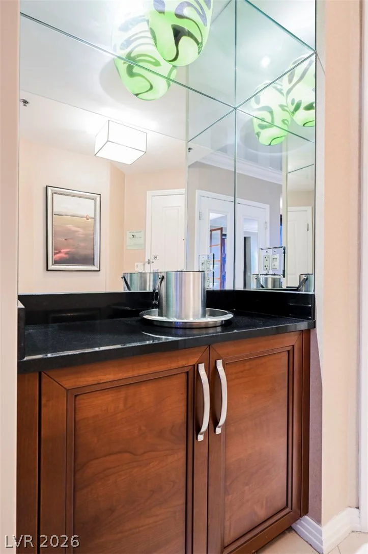 145 HARMON, Las Vegas, NV 89109