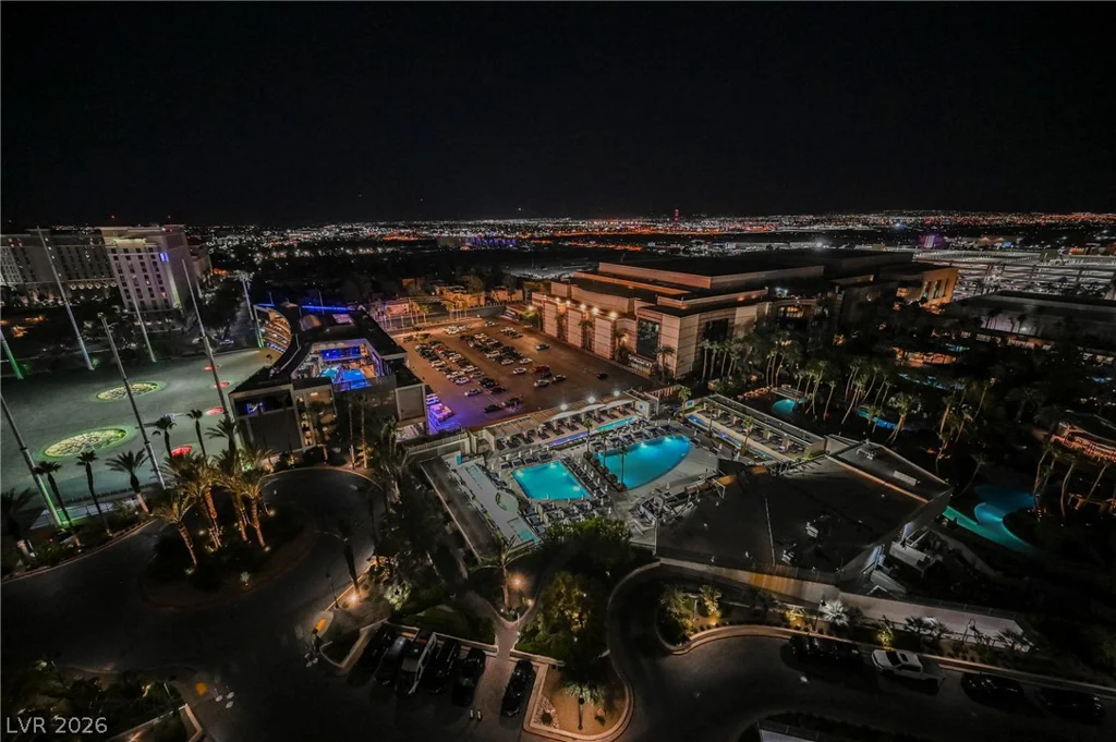 145 HARMON, Las Vegas, NV 89109