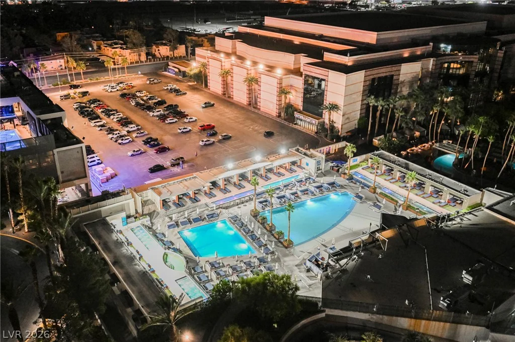 145 HARMON, Las Vegas, NV 89109